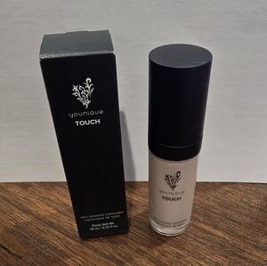 Younique touch skin solution concealer - marquisette beige undertones